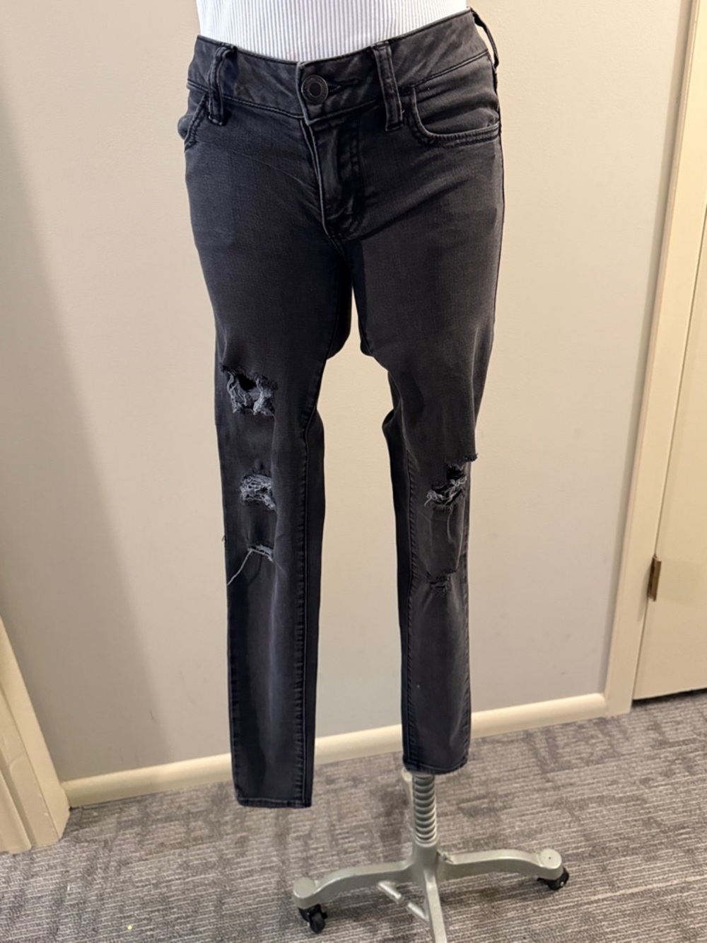 American eagle skinny jeans distressed